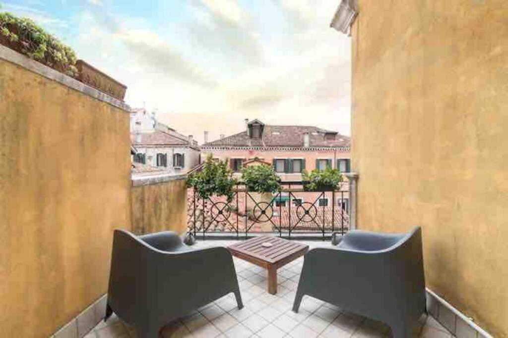 Ca' Pesaro Rooftop Terrace Apartment. Венеция Екстериор снимка