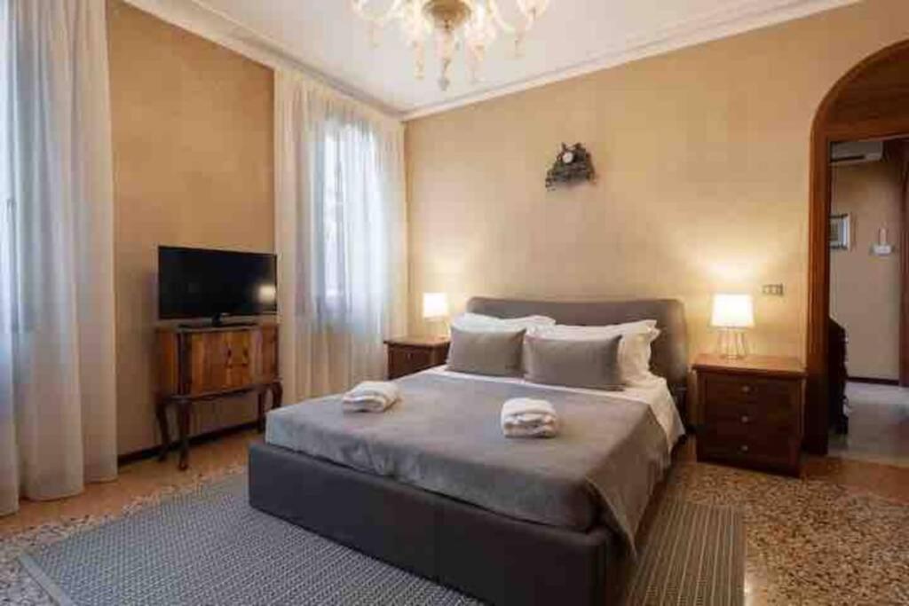 Ca' Pesaro Rooftop Terrace Apartment. Венеция Екстериор снимка