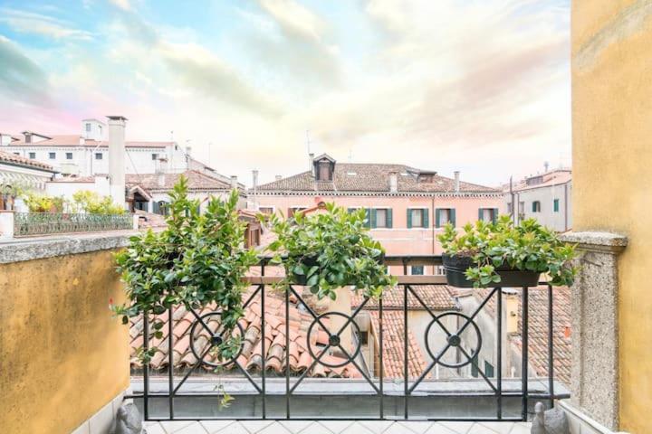 Ca' Pesaro Rooftop Terrace Apartment. Венеция Екстериор снимка