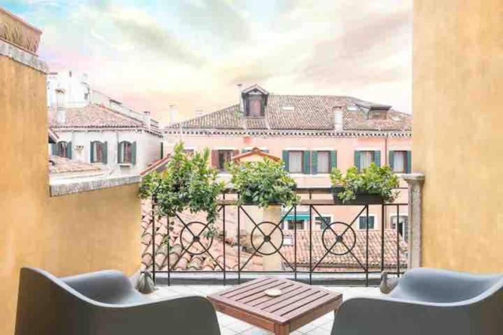 Ca' Pesaro Rooftop Terrace Apartment. Венеция Екстериор снимка