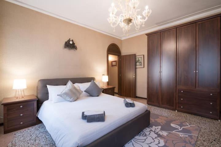 Ca' Pesaro Rooftop Terrace Apartment. Венеция Екстериор снимка
